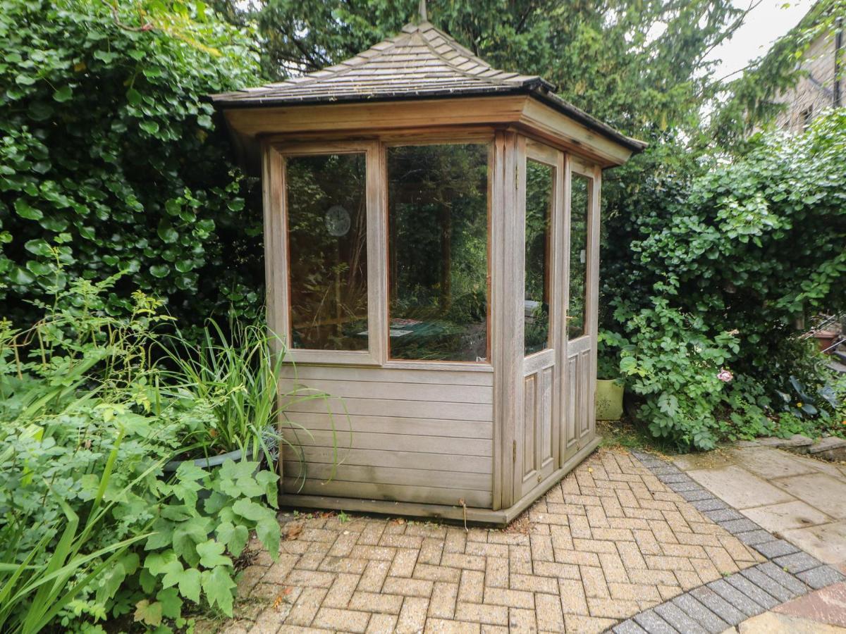 Garden Apartment *